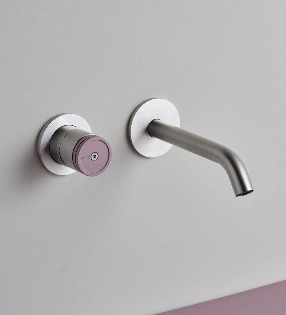 Wall mounted basin set in AISI 316L stainless steel with a 160 mm spout from the wall